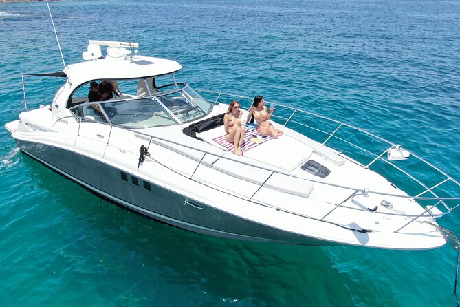 Private Yacht Sea Ray all-inclusive charter in Cabo - Weather matters, and choppy water can change your day