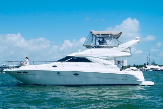Private Yacht SeaRay 46ft Cancun 25P17 - Price and value: what $370 per group buys you in Cancun