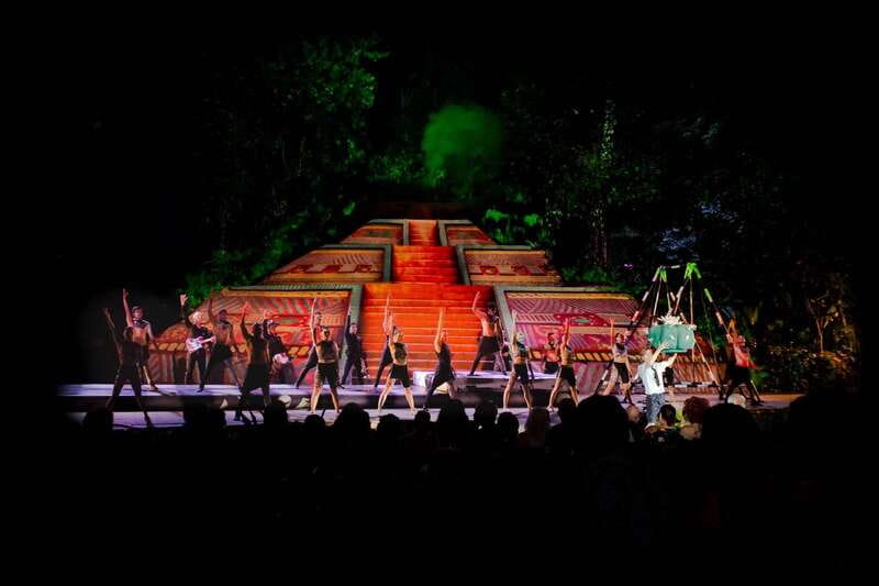 Puerto Vallarta Rhythms of the night, Show & Buffet dinner - Stop 1: pickup and heading to the boat