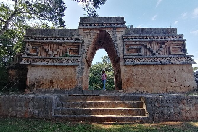 Puuc Route Mayan Archaeological Ruins: Uxmal, Kabah, Sayil and Labnah - Pickup at 7:00 am and the Private Day Pacing