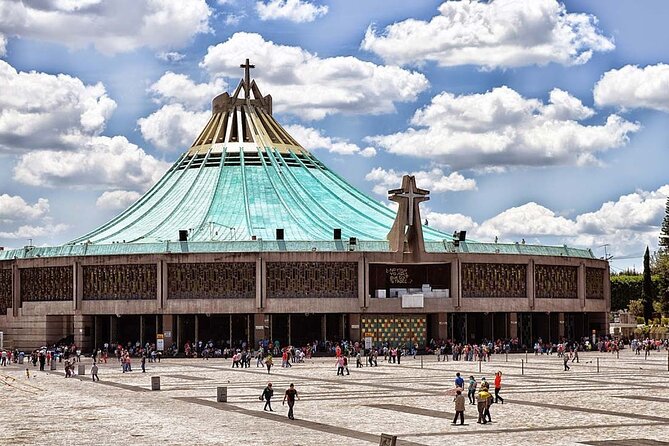 Pyramids of Teotihuacán and Basilica of Guadalupe - Practicalities that matter: timing, walking, and comfort