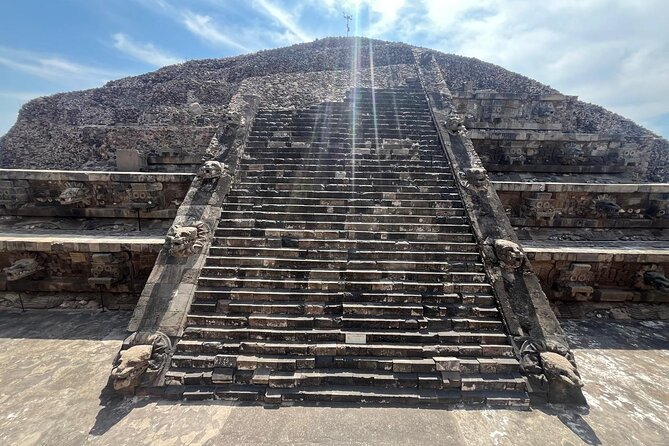 Pyramids of Teotihuacan and Basilica of Guadalupe / Small Groups - Key highlights (quick read)