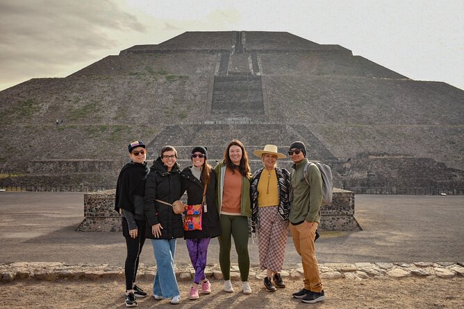 Pyramids of Teotihuacan and restaurant la Gruta (Original) - What you actually see: Causeway of the Dead, underground space, and the three pyramids