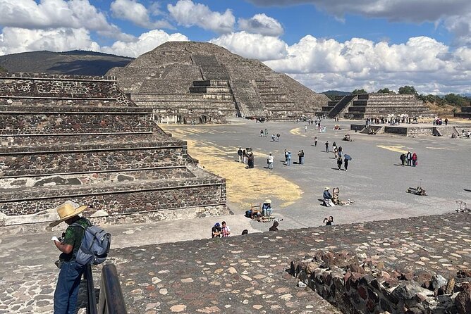 Pyramids of Teotihuacan without traps for tourists morning or afternoon - Your guided walk across Teotihuacan’s main monuments