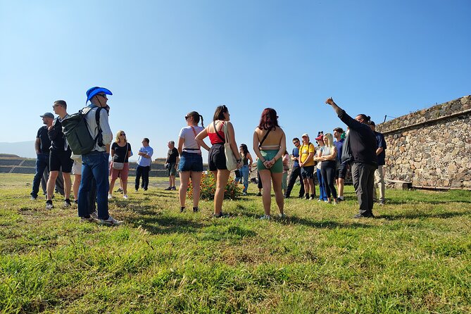 Pyramids of Teotihuacan without traps for tourists morning or afternoon - Food, sun, and the little things that change your day