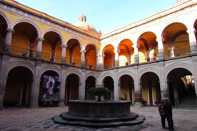 Queretaro: colonial architecture and history - Plaza de Armas: where the city’s story turns public