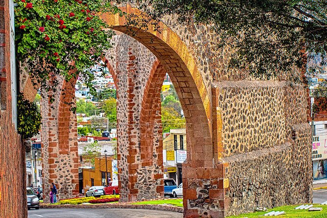 Queretaro: colonial architecture and history - San Francisco de Asis: convent walls that kept changing with the country