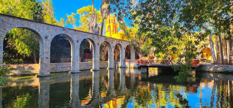 Querétaro: Haciendas, Vineyards, and Magical Towns Day Trip - Hacienda Atongo: Old-World Craft Meets Vineyard Walking