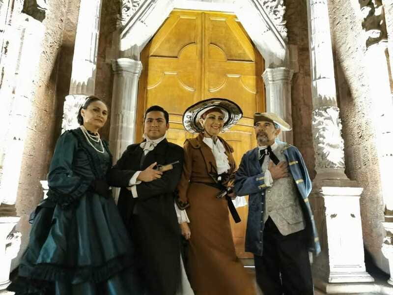 Querétaro: Leyendas Santiago de Querétaro. El Tour - The Cross Neighborhood, Where the Characters Take Over