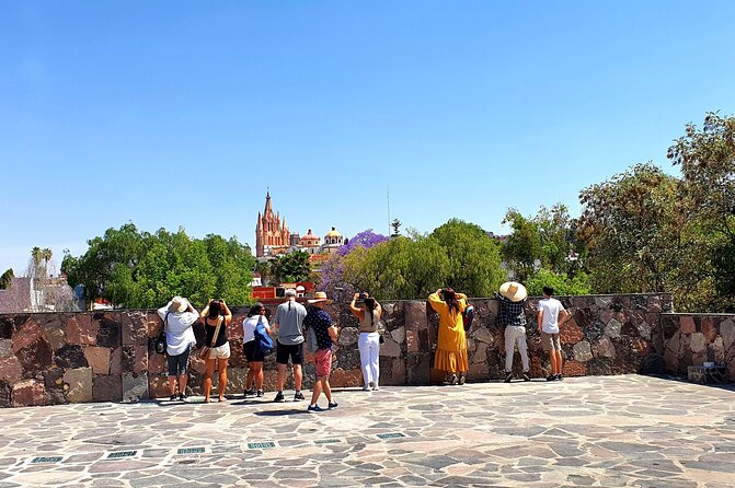 Recorrido Histórico a Pie: Descubre y Explora San Miguel (ES/EN) - Park Benito Juárez and the Water Break You Actually Appreciate