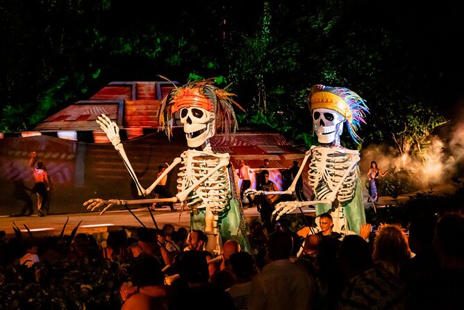 Rhythms of the night, Sunset Cruise, Candlelit Dinner & Alma Show - The steep, dim walk to dinner and the amphitheater