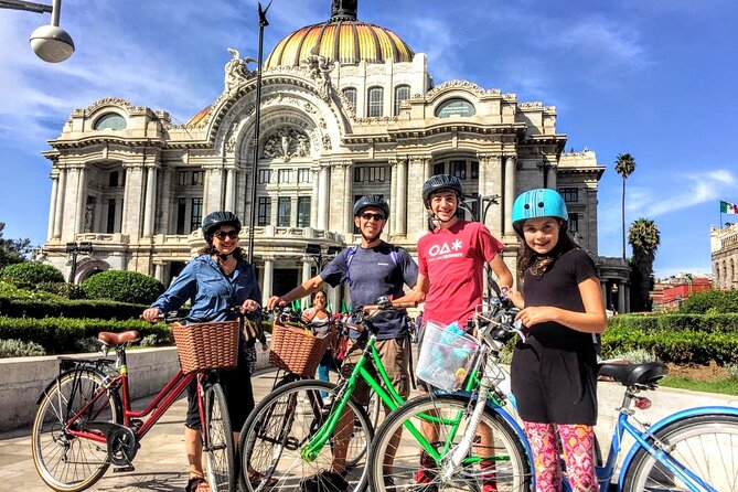 Ride Mexico City Historic Center, highlights w/ taco stop - Why this bike tour is such a good Mexico City first move
