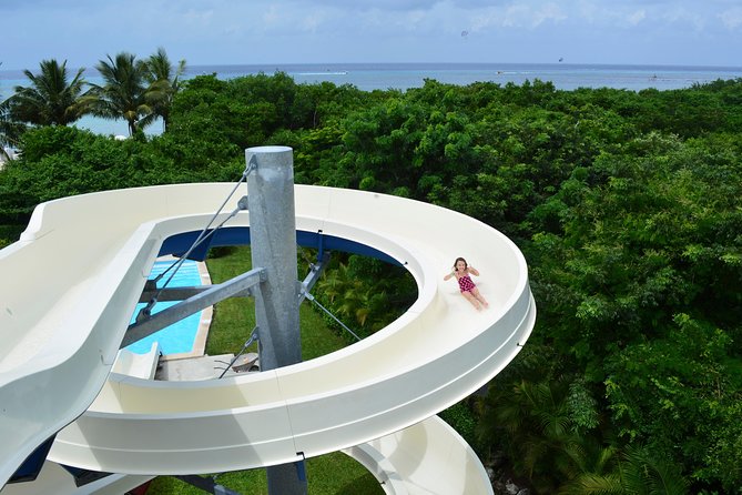 Roots Beach Club® - The underwater rules: sunscreen and reef protection you must follow