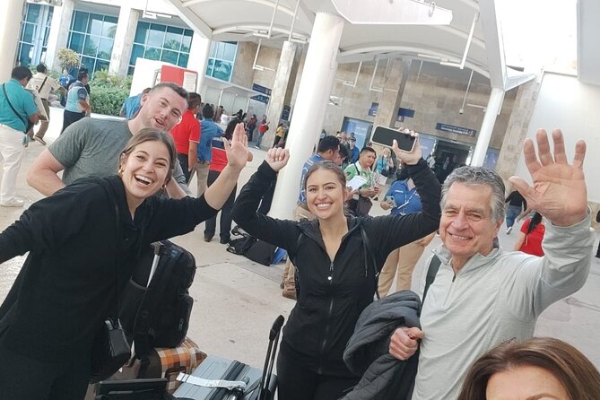 Round trip Private Transfer Cancun- Costa Mujeres/Playa Mujeres - Finding your driver fast at Cancun Airport (the name-sign system)