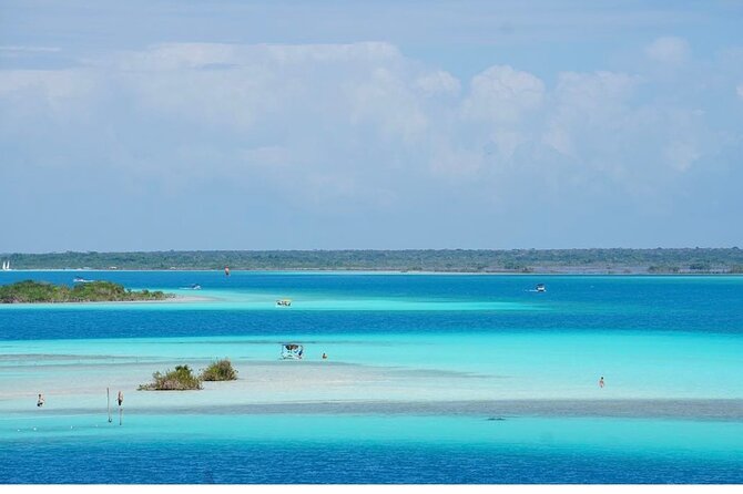 Sail away! Hobie Cat Tour Bacalar - The hosts, Laura and Victor, and what they add to the day