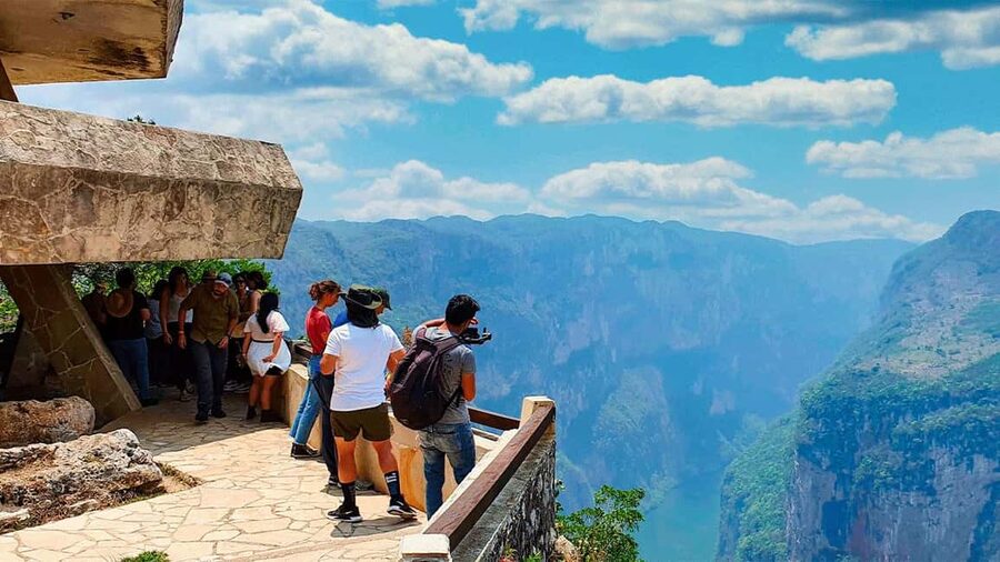 San Cristóbal: Canyon, Viewpoints & Chiapa de Corzo Tour - From Al Grano Cafe to the Canyon Edge