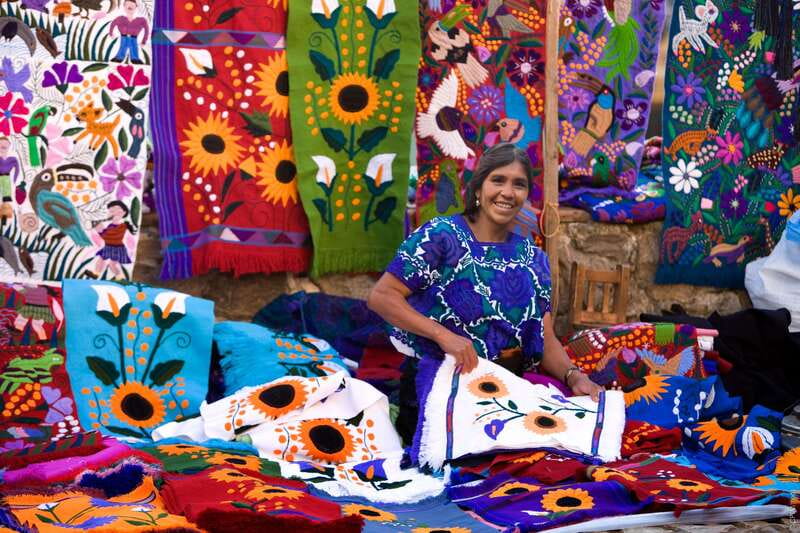 San Cristobal: Zinacantan and San Juan Chamula Tour - Zinacantan family time: textiles, snacks, and a history lesson