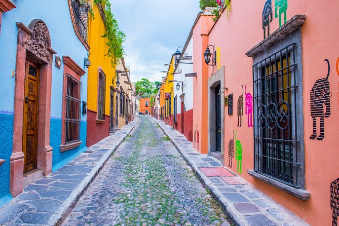 San Miguel de Allende Tour from Mexico City - Getting There: Meeting Point, Pickup Reality, and Bus Comfort