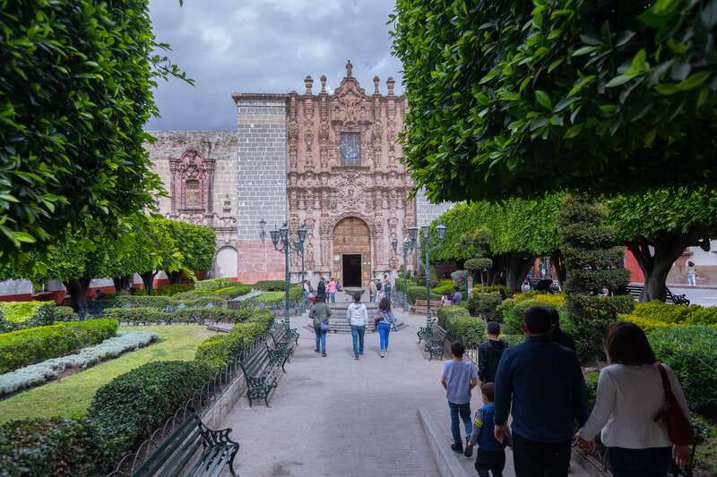 San Miguel: Landmarks and Lunch Walking Tour in English - Who Should Book This Tour in San Miguel de Allende