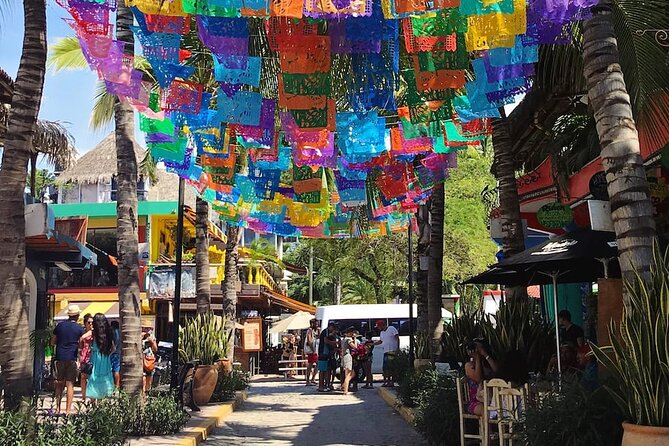 Sayulita Surfer Beach Town and Zarandeado with Seafood Grill - Sayulita plaza and walking time: surf town, but make it personal