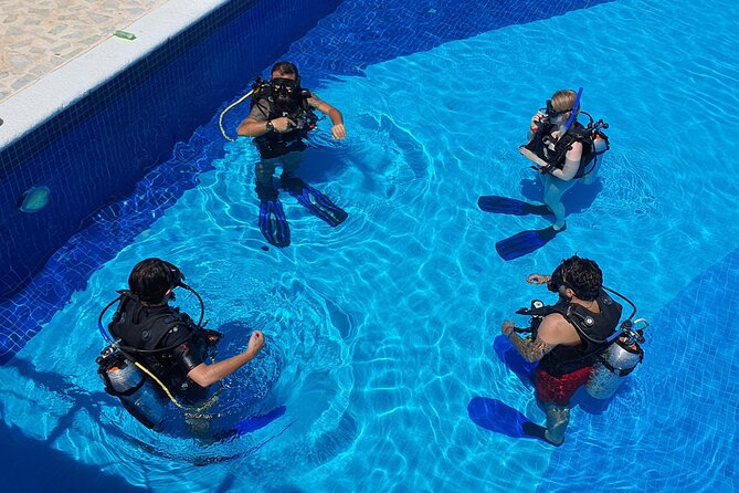 Scuba Diving Under Water Museum and Reef for beginners - Gear, Photos, and What to Bring to Stay Comfortable