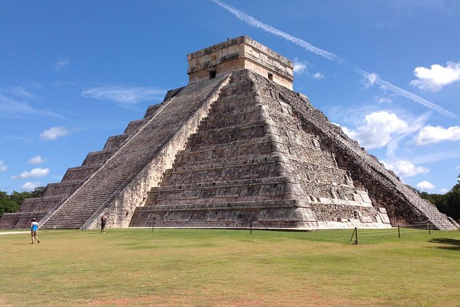 Semi-Private Chichen Itza, Cenote Ik Kil and Valladolid Tour - From 7:00am pickups to a 12-hour return