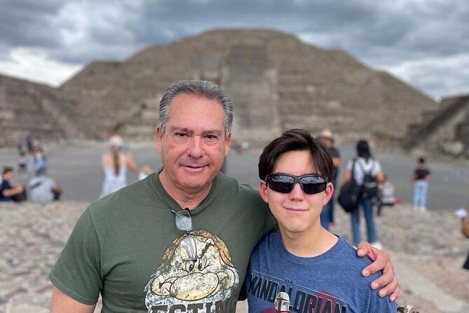 Small group: Teotihuacan, Basilica of Guadalupe and Tlatelolco - Teotihuacan: Road of the Dead, Sun and Moon, plus time for photos