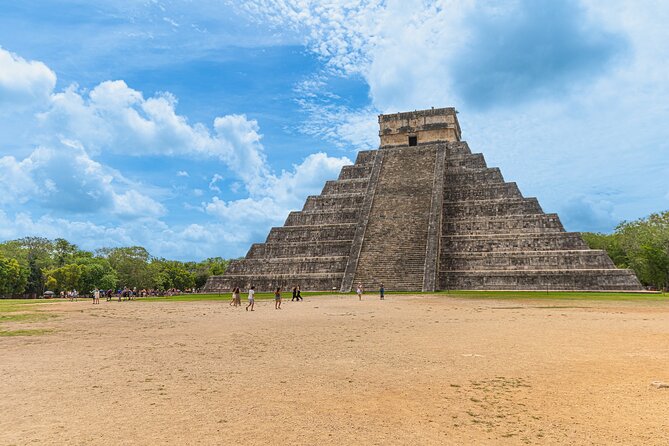 Small group tour to Chichen Itza early access + Cenote + Ekbalam - Stop 1: Chichén Itzá early access, guided + free time