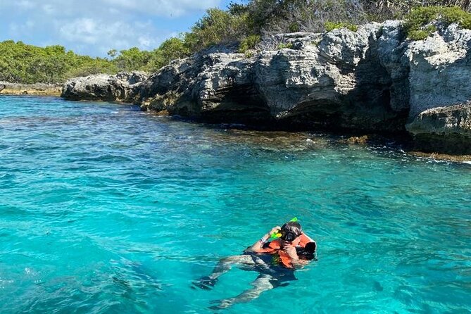 Snorkeling in Isla Mujeres and Underwater Museum - Guide style in the mix, from encouragement to language gaps