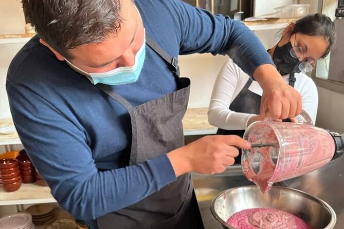 State-of-the-art Mexican cooking classes - What you cook: amuse bouche, a cold or hot starter, and the mole “Mexican Kitchen”