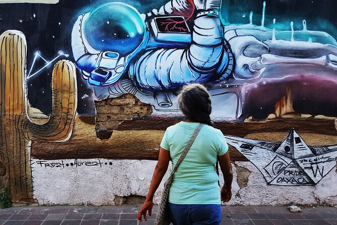 Street Art Tour With An Artist in Oaxaca - Stop 2: Parque Juarez El Llano for a quick reset