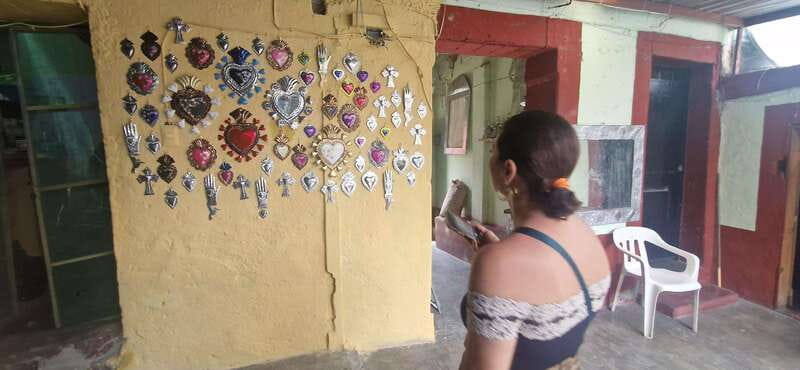 Street Art with an artist - The Oaxacan art techniques you learn while you stand there