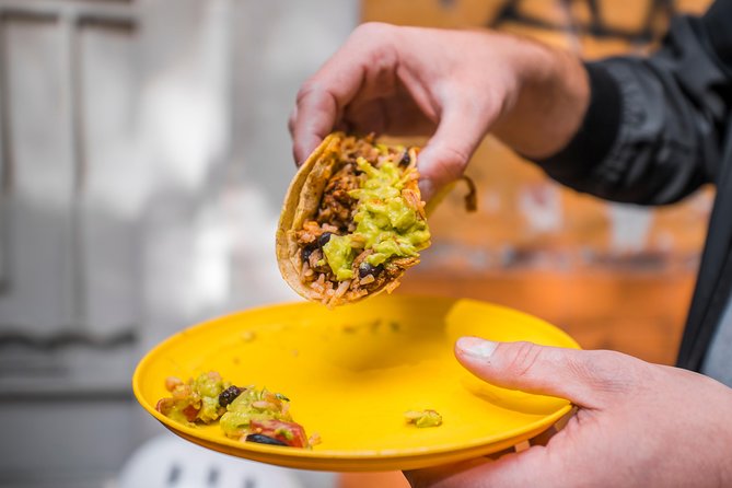 Street Food Bike Tour / Mexico is not only Tacos / All Inclusive - Roma Norte: modern streets plus classic city life