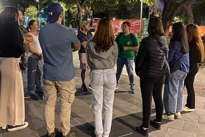 Street Taco Tour in Mexico City - How the Guide Teaches You to Eat the Taco