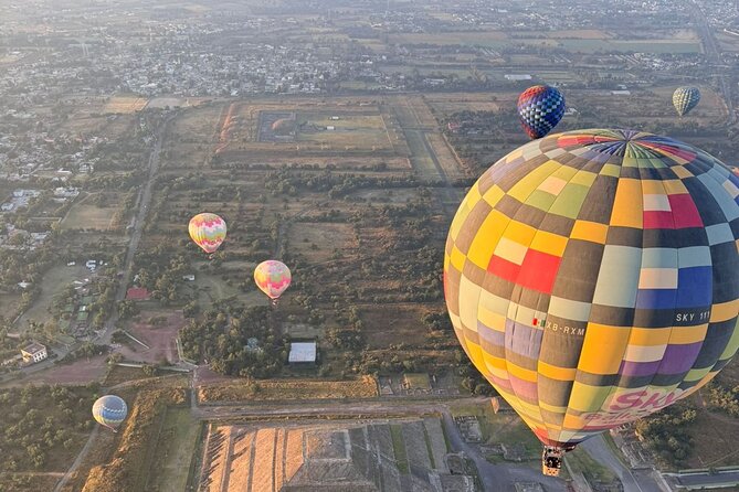 Sunrise Balloon Flight over Teotihuacan and Breakfast in Cueva - Getting from Mexico City to the ruins, plus the Angel moment