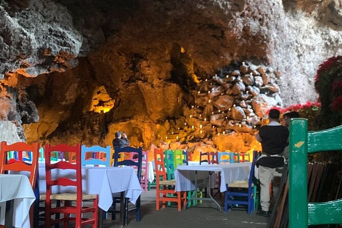 Sunrise Balloon Flight over Teotihuacan and Breakfast in Cueva - Teotihuacan at first light: pyramids, materials, and the guided walk