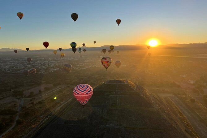 Sunrise Balloon Flight over Teotihuacan and Breakfast in Cueva - Group size, comfort, and what to expect from the vibe