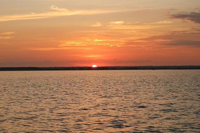 Sunrise on Paddleboard with breakfast in the lagoon of 7 colors - English language, ecosystem care, and why the guide’s approach matters