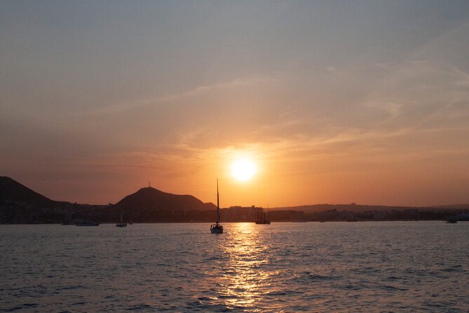 Sunset Dinner Cruise in Cabo San Lucas - Stop by stop: what each famous viewpoint is good for