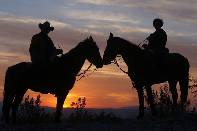 Sunset Horseback Riding Tour Through San Miguel de Allende - Guides and horses: why this feels safe for beginners