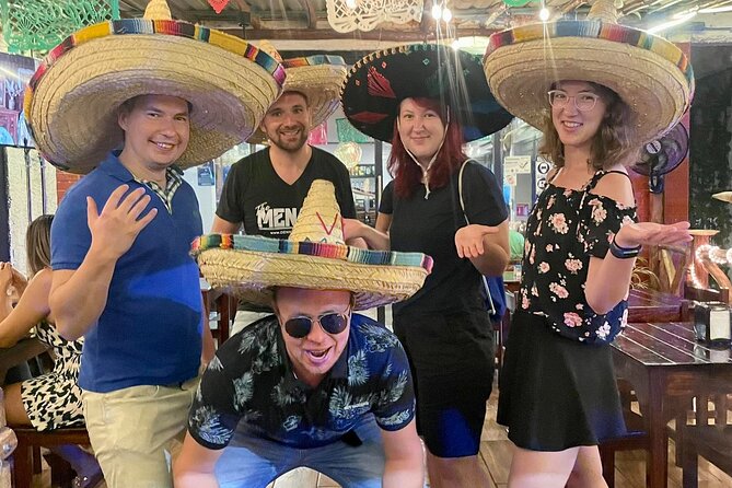 Tacos Y Marquesitas Tour Cancún - Stop 1 at Parque: Cancun at Night and the City’s Food Context