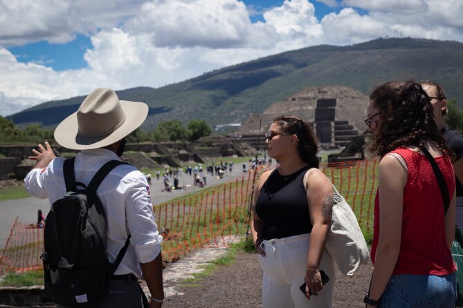 Teotihuacán 3 Pyramids Tour with Cave Breakfast + Transportation - Teotihuacán with cave breakfast, not just another ruins visit