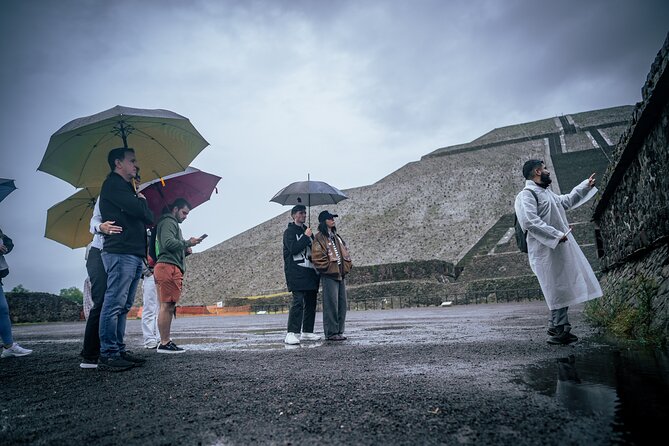 Teotihuacán 3 Pyramids Tour with Cave Breakfast + Transportation - Stop 1: San Martín de las Pirámides and the cave breakfast that sets the tone