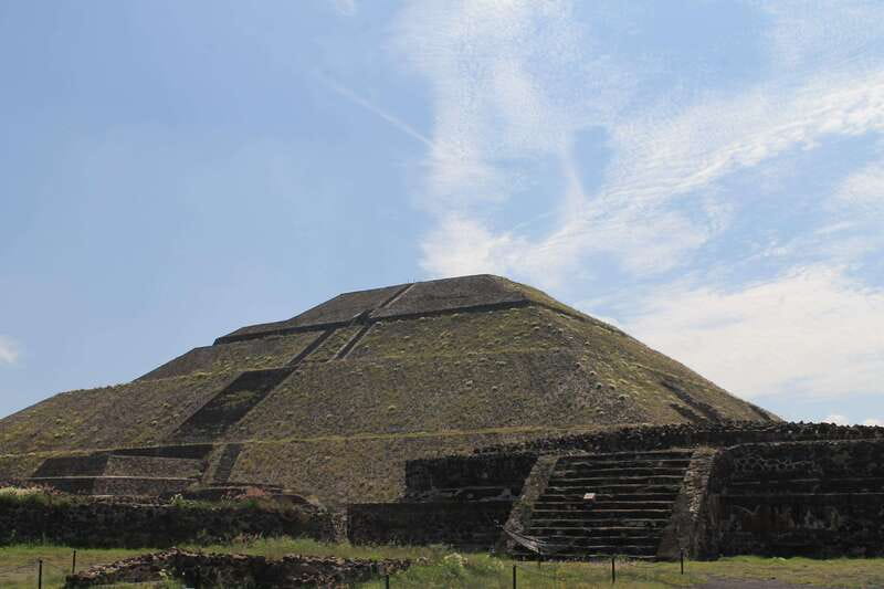 Teotihuacan from Mexico City with early access - Teotihuacan with a bilingual guide, the kind that makes the stones talk