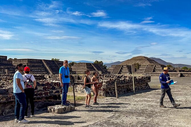 Teotihuacan, Guadalupe Shrine & Tlatelolco Day Tour with Lunch - Tlacaelel Lunch Break and Fiesta Dances: Rest, Eat, Then Move Again
