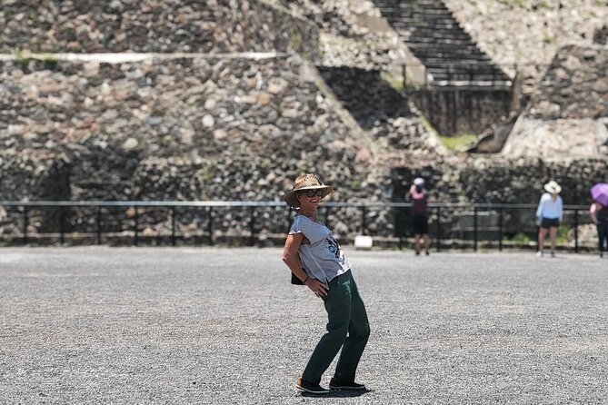 Teotihuacan Private Tour from Mexico City - How long the tour runs, and where lunch fits in
