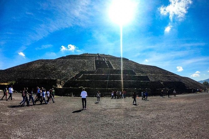 Teotihuacan Pyramid and Basilica Day Tour from CDMX - The big idea: archaeology plus a living faith day trip