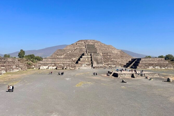 Teotihuacan: Pyramids, Caves & Culinary Experience - The caves: Temazcal Tlalocan Oficial, helmets, flashlights, and sacred spaces