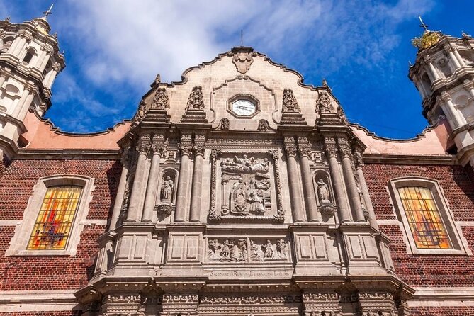 Teotihuacan, Shrine of Guadalupe & Tlatelolco - The Basilica de Santa Maria de Guadalupe: pilgrimage, legends, and scale