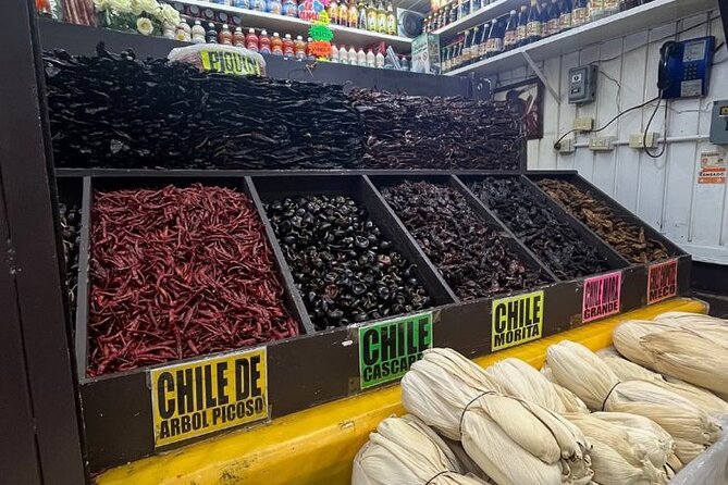 Teotihuacan tailored to you, Private Tour - The mezcal and pulque tasting craft workshop: more than a random snack